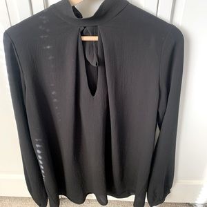 Black Peak Hole Ties in the Back Hight Neck Blouse